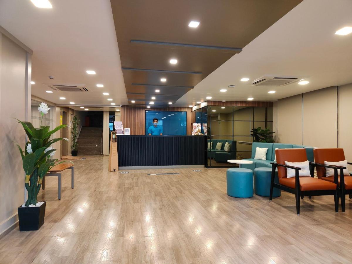 Kanak Beacon Hotel - Ashram Road Ahmedabad Bagian luar foto